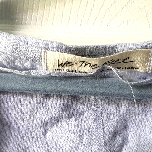 NWT Free People Cropped T-shirt Blue Moon Size XS - Picture 3 of 5